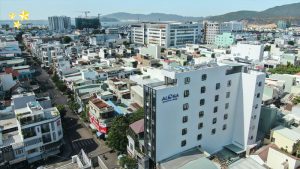 top-20-khach-san-o-quy-nhon-gia-re-tien-nghi-duoc-danh-gia-cao-xaviaquynhon