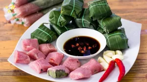 nhung-mon-dac-san-dan-da-quy-nhon-nhat-dinh-phai-mua-ve-lam-qua-xaviahotelquynhon