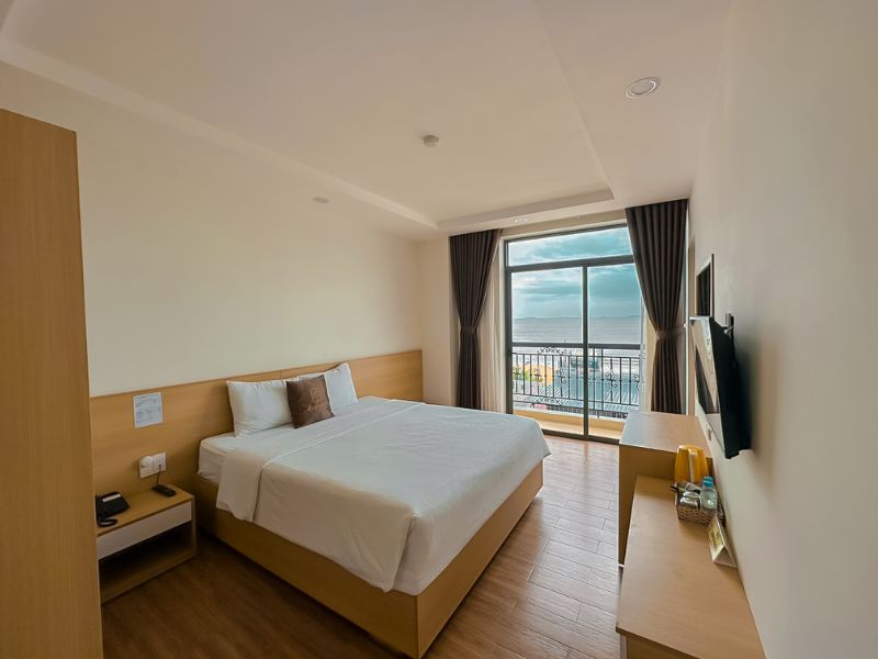  khach-san-gan-bien-quy-nhon-galaxy-hotel