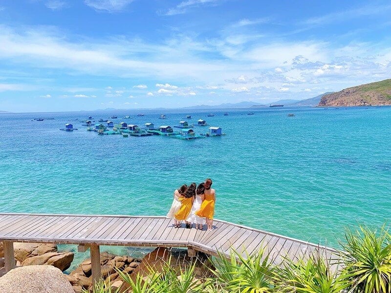 Hòn Khô - Vẻ Đẹp Hoang Sơ Đầy Mê Hoặc